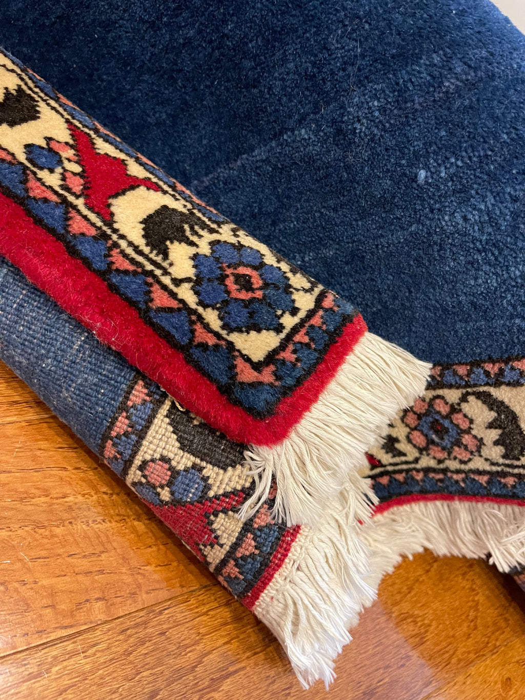 Hand knotted Persian Gabbeh Rug size 145x103cm