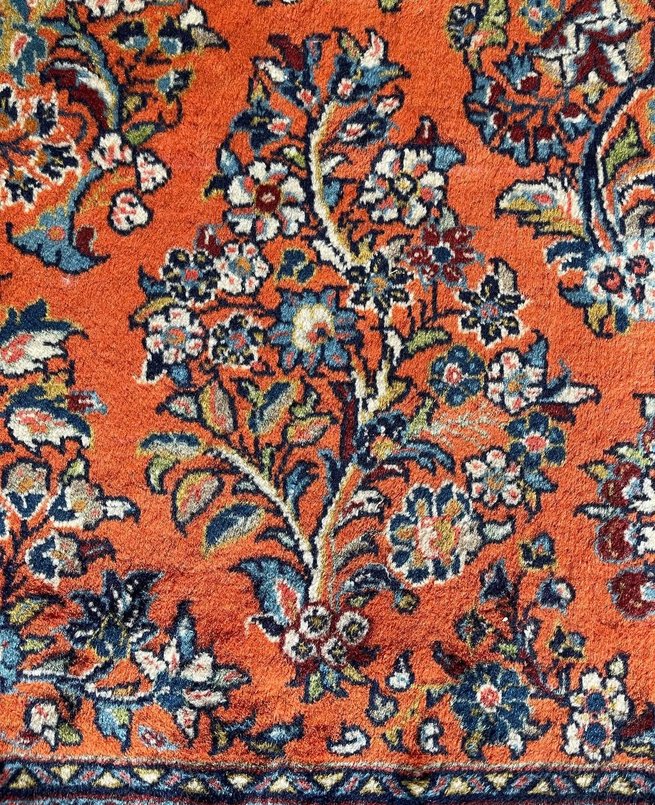 Premium Sarouk Persian Rug - Handmade  Wool &Silk Carpet